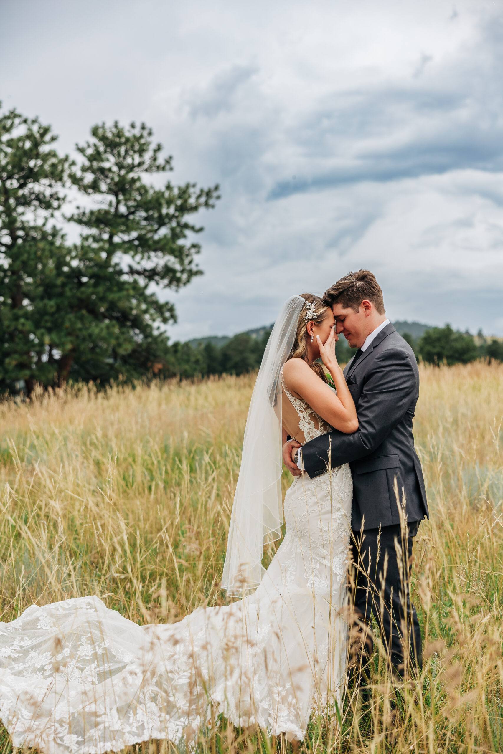 Colorado Elopement Photographer captures bride and groom kissing during bridals